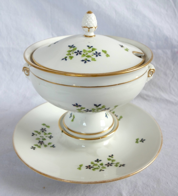 Confiturier en porcelaine de Paris, décor aux barbeaux, époque Empire Restauration