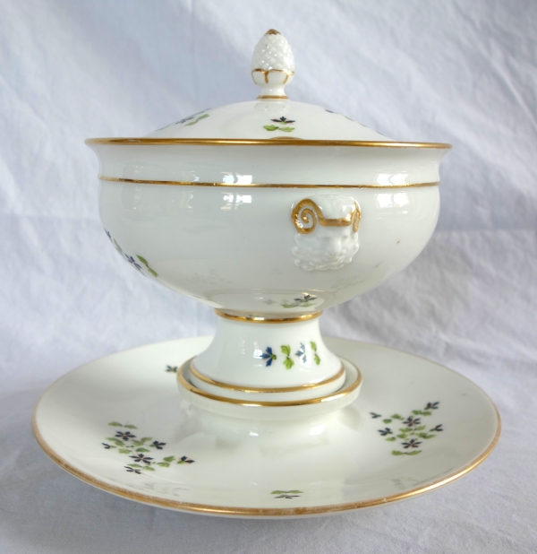 Confiturier en porcelaine de Paris, décor aux barbeaux, époque Empire Restauration