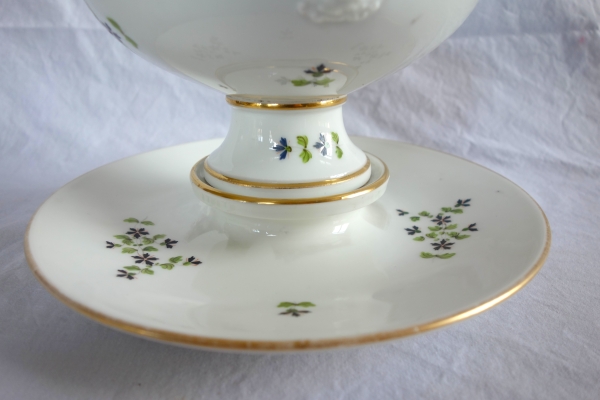 Confiturier en porcelaine de Paris, décor aux barbeaux, époque Empire Restauration