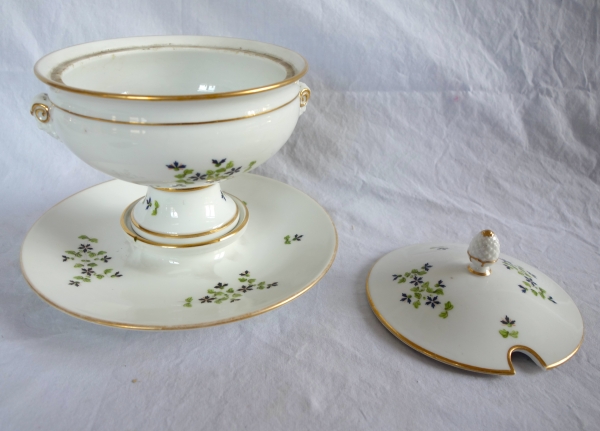 Confiturier en porcelaine de Paris, décor aux barbeaux, époque Empire Restauration