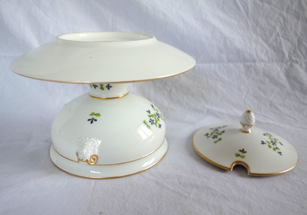 Confiturier en porcelaine de Paris, décor aux barbeaux, époque Empire Restauration