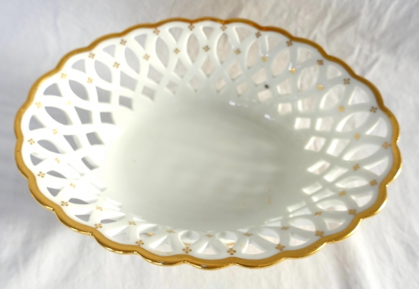 Nast manufacture : Empire Paris porcelain reticulated cup enhanced with fine gold