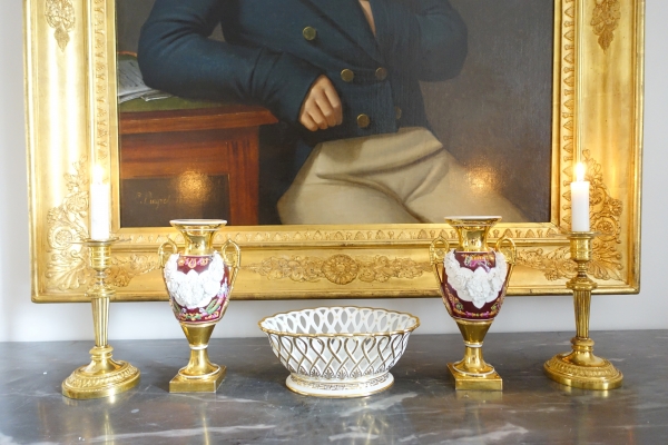 Nast manufacture : Empire Paris porcelain reticulated cup enhanced with fine gold