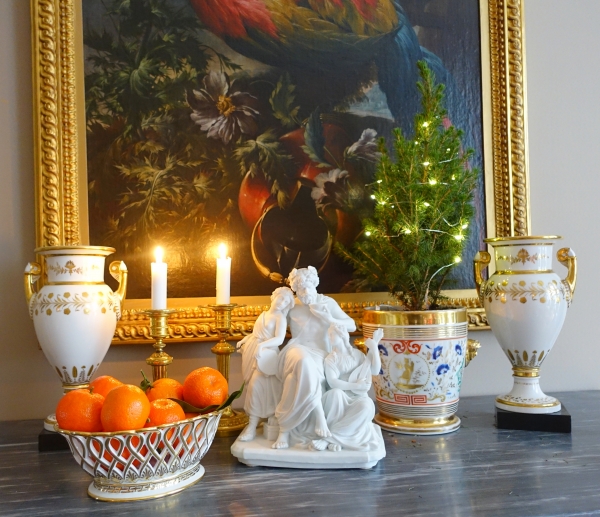 Nast manufacture : Empire Paris porcelain reticulated cup enhanced with fine gold