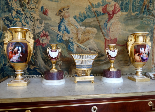 Coupe ajourée Empire aux lions ailés attribuée à Dagoty - porcelaine de Paris bleu & or