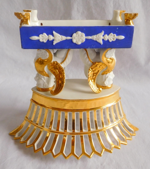 Coupe ajourée Empire aux lions ailés attribuée à Darte - porcelaine de Paris bleu & or, vers 1820