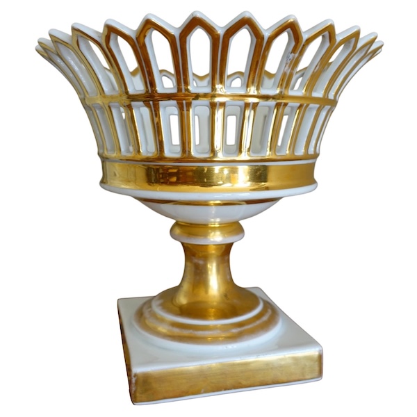 Empire Paris porcelain reticulated cup enhanced with fine gold, 19th century circa 1820