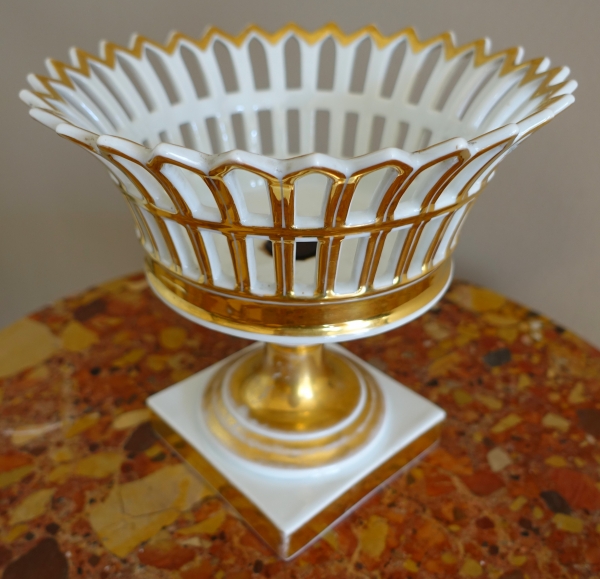 Empire Paris porcelain reticulated cup enhanced with fine gold, 19th century circa 1820