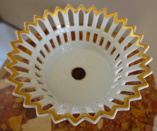 Empire Paris porcelain reticulated cup enhanced with fine gold, 19th century circa 1820