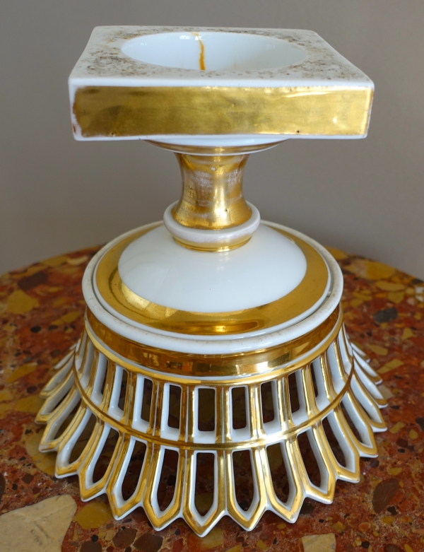 Empire Paris porcelain reticulated cup enhanced with fine gold, 19th century circa 1820