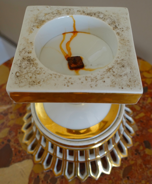 Empire Paris porcelain reticulated cup enhanced with fine gold, 19th century circa 1820