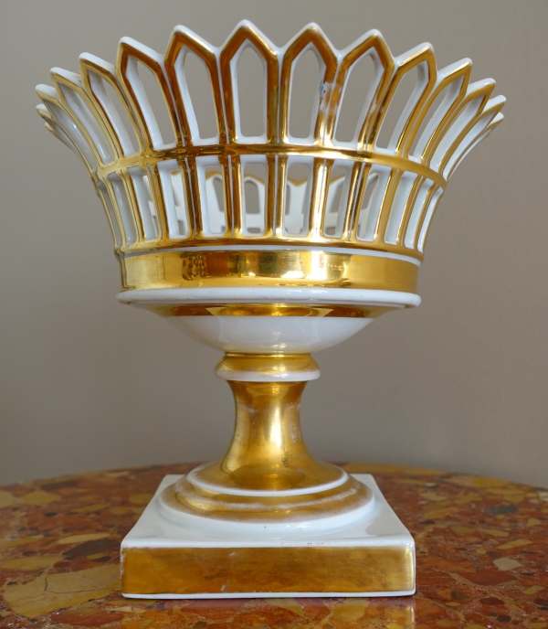 Empire Paris porcelain reticulated cup enhanced with fine gold, 19th century circa 1820
