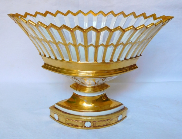 Empire Paris porcelain reticulated cup enhanced with fine gold, 19th century circa 1820