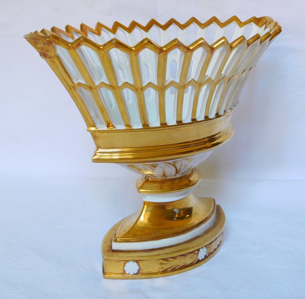 Empire Paris porcelain reticulated cup enhanced with fine gold, 19th century circa 1820