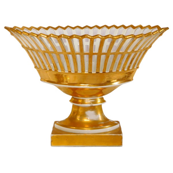 Empire Paris porcelain reticulated cup enhanced with fine gold, early 19th century circa 1820