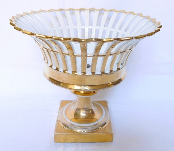 Empire Paris porcelain reticulated cup enhanced with fine gold, 19th century circa 1820