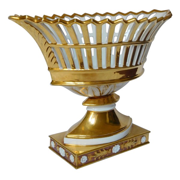 Empire Paris porcelain reticulated cup enhanced with fine gold, 19th century circa 1820