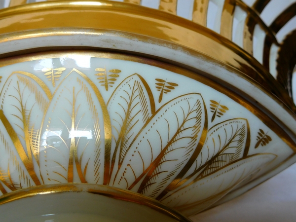 Empire Paris porcelain reticulated cup enhanced with fine gold, 19th century circa 1820