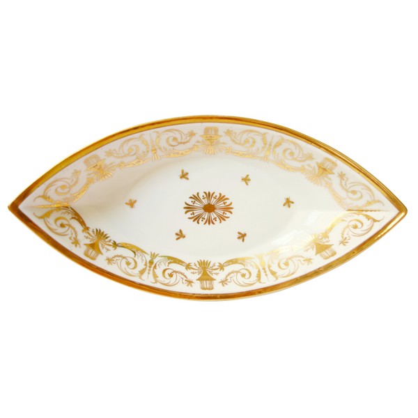 Manufacture de Locré - coupe navette d'époque Consulat ou Empire en porcelaine dorée