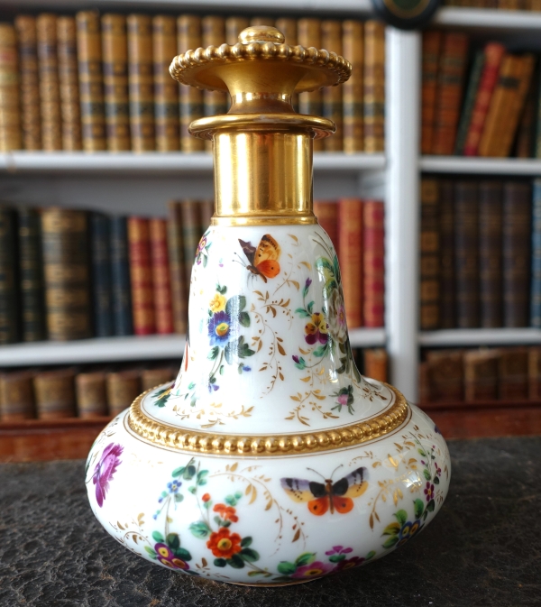 Manufacture Darte - flacon en porcelaine à décor floral et or d'époque Charles X - signé