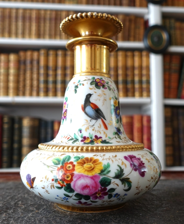 Manufacture Darte - flacon en porcelaine à décor floral et or d'époque Charles X - signé