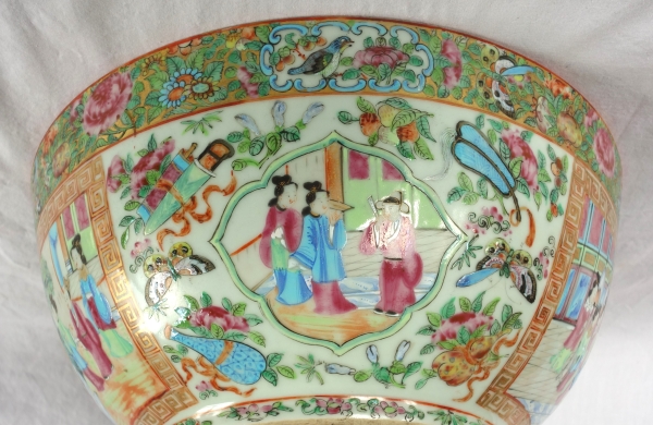 Grand bol à punch en porcelaine de Canton, Chine vers 1880 - 36cm