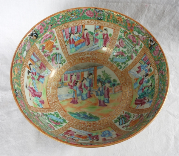 Grand bol à punch en porcelaine de Canton, Chine vers 1880 - 36cm