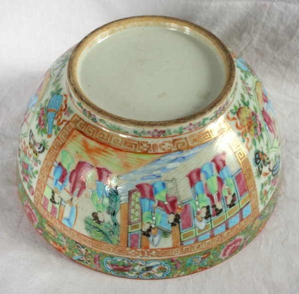 Grand bol à punch en porcelaine de Canton, Chine vers 1880 - 36cm