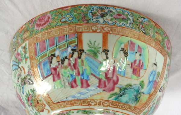 Grand bol à punch en porcelaine de Canton, Chine vers 1880 - 36cm