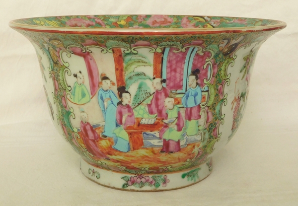 Grand cache-pot en porcelaine de Canton, époque XIXe - 25cm x 13,5cm