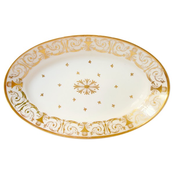 Manufacture de Locré - grand plat ovale d'époque Consulat ou Empire en porcelaine dorée