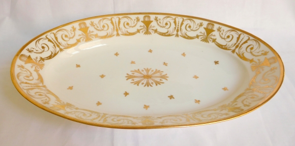 Manufacture de Locré - grand plat ovale d'époque Consulat ou Empire en porcelaine dorée