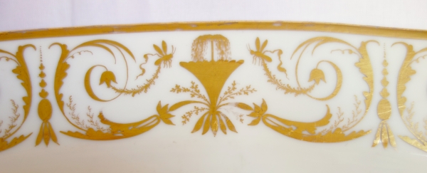 Manufacture de Locré - grand plat ovale d'époque Consulat ou Empire en porcelaine dorée