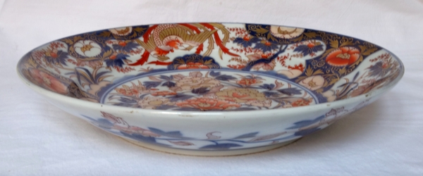 Grand plat en porcelaine à décor Imari d'époque fin XVIIIe - Chine ou Japon