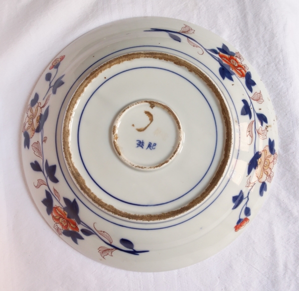 Grand plat en porcelaine à décor Imari d'époque fin XVIIIe - Chine ou Japon