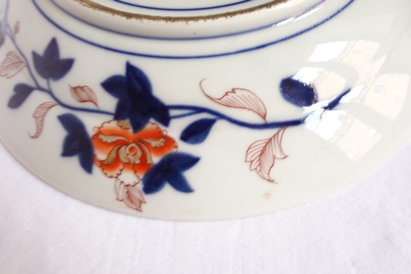 Grand plat en porcelaine à décor Imari d'époque fin XVIIIe - Chine ou Japon