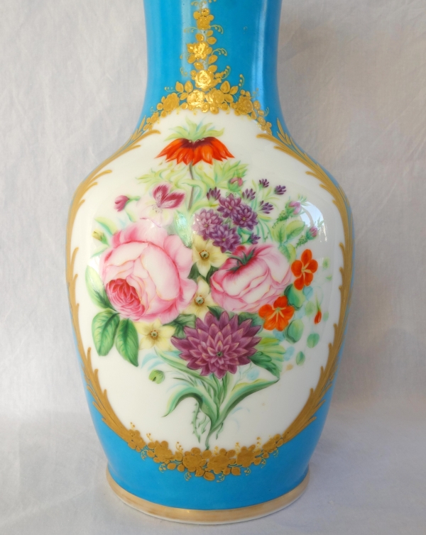 Grand vase d'ornement en porcelaine turquoise & or dans le goût de Sèvres, époque Napoléon III