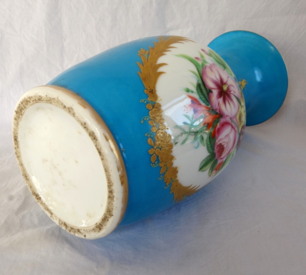 Grand vase d'ornement en porcelaine turquoise & or dans le goût de Sèvres, époque Napoléon III