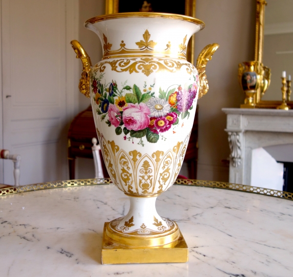 Manufacture Honore : tall Paris porcelain vase, early 19th century circa 1820 - 1830 - 47cm