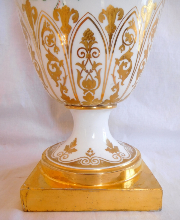Manufacture Honore : tall Paris porcelain vase, early 19th century circa 1820 - 1830 - 47cm