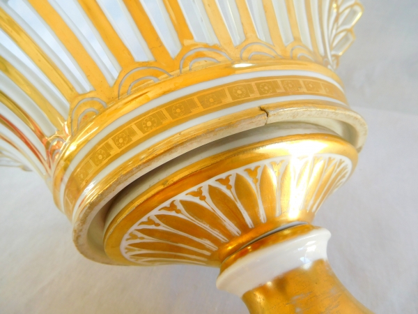 Large Empire Paris porcelain reticulated cup enhanced with fine gold - Schoelcher Manufacture