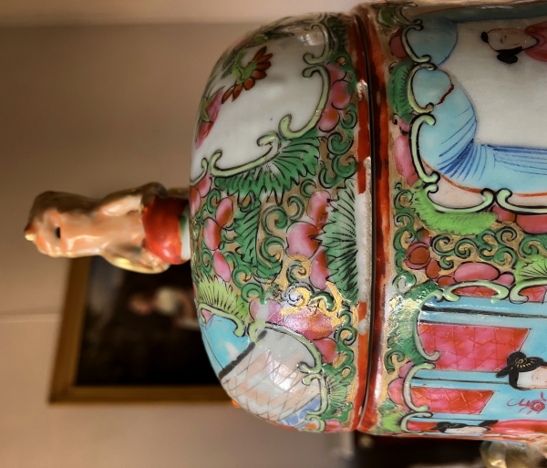 Fine Canton porcelain vase / potiche, China, 19th century - 45.5cm
