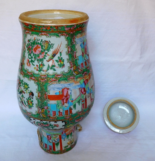 Fine Canton porcelain vase / potiche, China, 19th century - 47cm