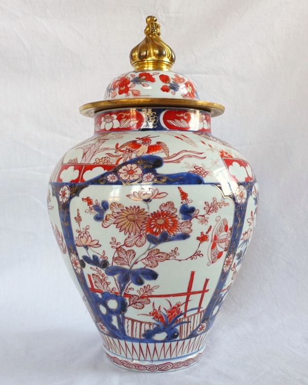 Tall Imari porcelain and gilt bronze vase, Japan, 18th century - 38cm