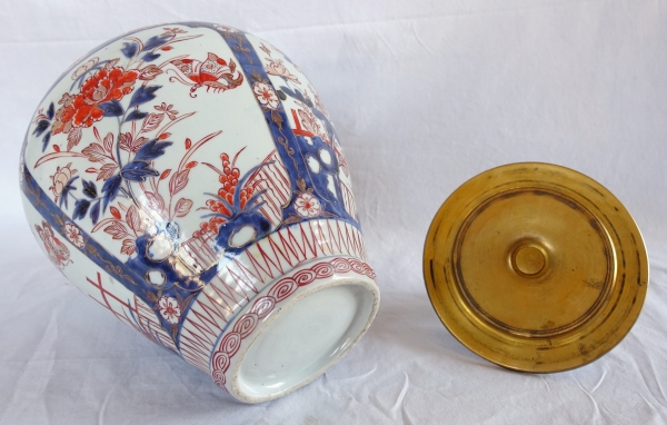 Tall Imari porcelain and gilt bronze vase, Japan, 18th century - 38cm