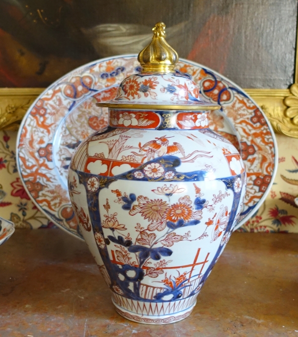 Tall Imari porcelain and gilt bronze vase, Japan, 18th century - 38cm