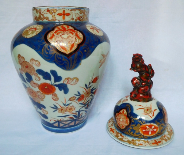 Grande potiche à décor imari bleu rouge et or, Chine, XIXe siècle - 54cm