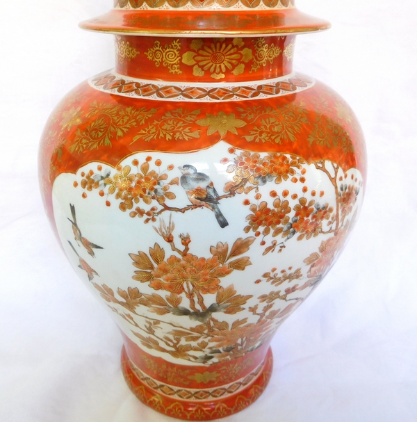 Grande potiche en porcelaine du Japon rouge et or, époque Edo - début XIXe siècle - signée