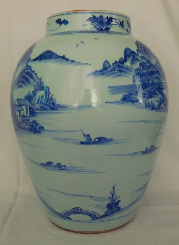 Large China blue porcelain potiche - rotating landscape - 19th century - 46cm