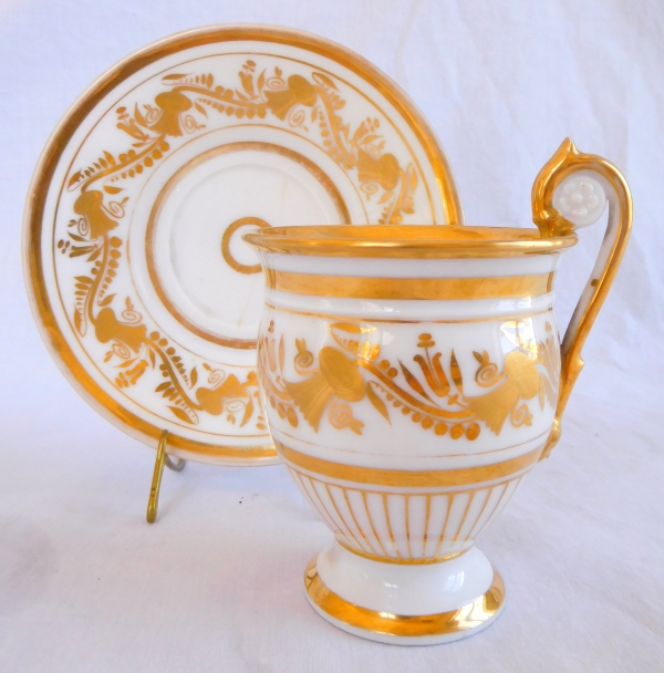 Large Empire Paris porcelain coffee cup enhanced with fine gold - early 19th century circa 1820